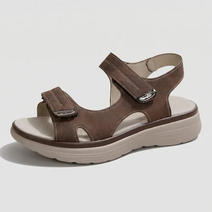 Sandale ortopedice confortabile — suport ergonomic pentru arcada plantară, lățime reglabilă, care subliniază silueta picioarelor.