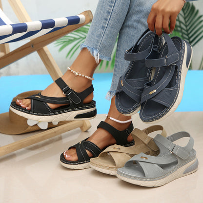 Sandale ortopedice confortabile — suport ergonomic pentru arcada plantară, lățime reglabilă, care subliniază silueta picioarelor.