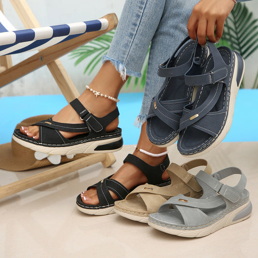 Sandale ortopedice confortabile — suport ergonomic pentru arcada plantară, lățime reglabilă, care subliniază silueta picioarelor.