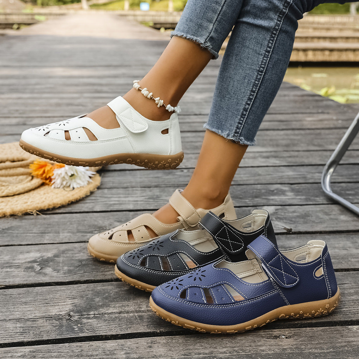 Sandale cu protecție pentru degetele picioarelor — cu suport pentru arcada plantară, care ameliorează durerea; ușoare și cu amortizare.