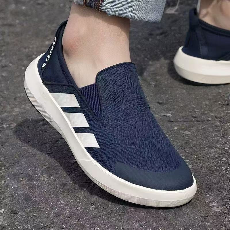 Adidași ergonomici cu ortoză — susținere a arcului plantar pentru ameliorarea durerilor de picioare, stabilizarea călcâiului și reducerea presiunii asupra articulațiilor.