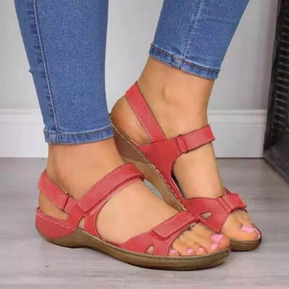 Sandale ortopedice ergonomice — cu suport pentru arcada plantară, care ajută la ameliorarea durerilor de picioare, la stabilizarea călcâiului și la reducerea instabilității la mers