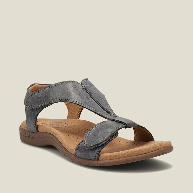 Sandale ortopedice confortabile — suport ergonomic pentru arcada piciorului, lățime reglabilă, care subliniază silueta picioarelor.