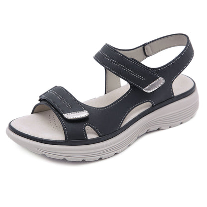 Sandale ortopedice confortabile — suport ergonomic pentru arcada plantară, lățime reglabilă, care subliniază silueta picioarelor.