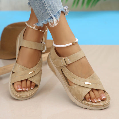 Sandale ortopedice confortabile — suport ergonomic pentru arcada plantară, lățime reglabilă, care subliniază silueta picioarelor.