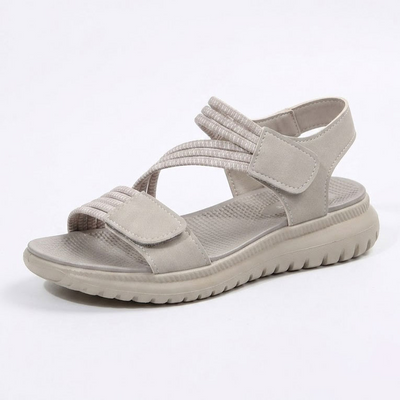 Sandale ortopedice confortabile — suport ergonomic pentru arcada piciorului, lățime reglabilă, care subliniază silueta picioarelor.